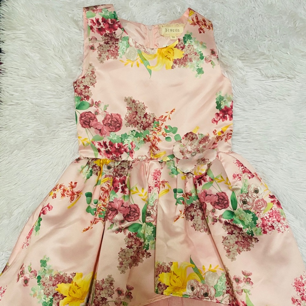 Girls dress